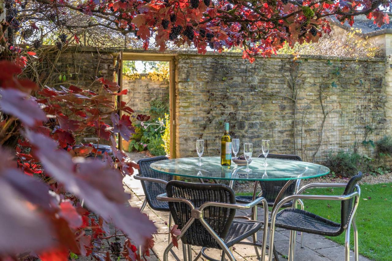 The Barracks Villa Northleach Dış mekan fotoğraf